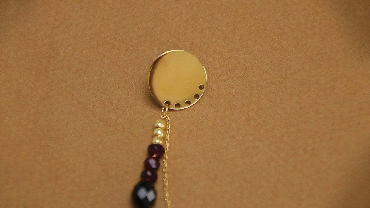 Festive dangling earrings : Step 3