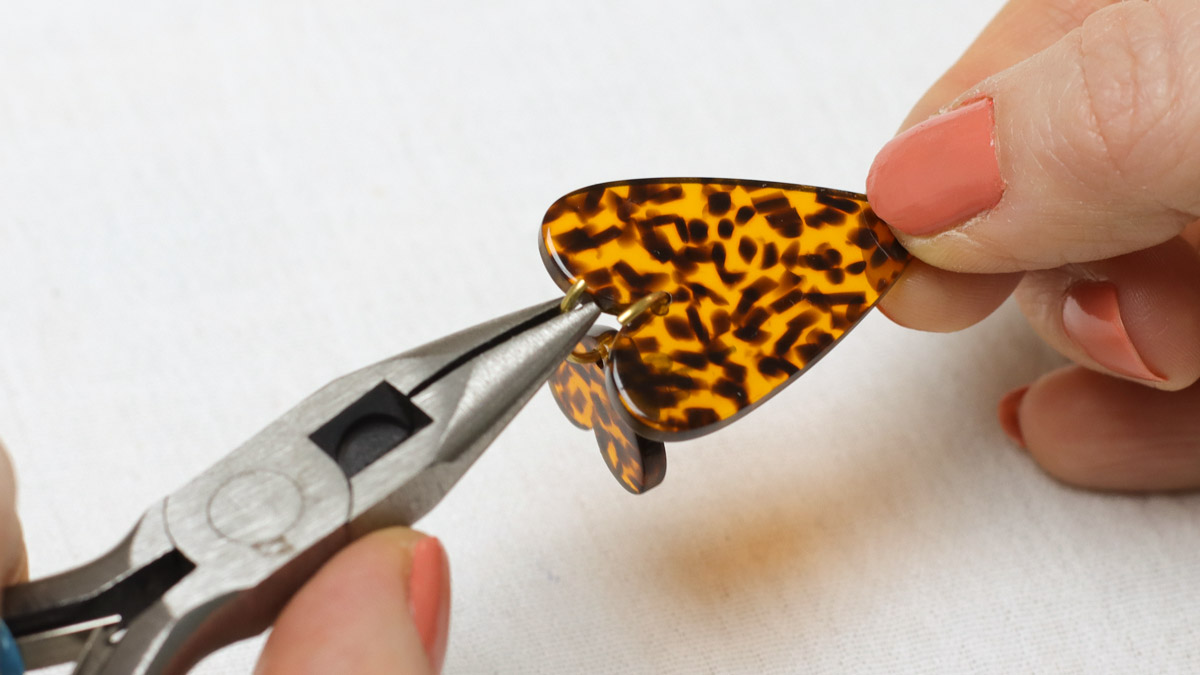 Leopard heart earrings : Step 2 Leopard heart earrings : Step 2