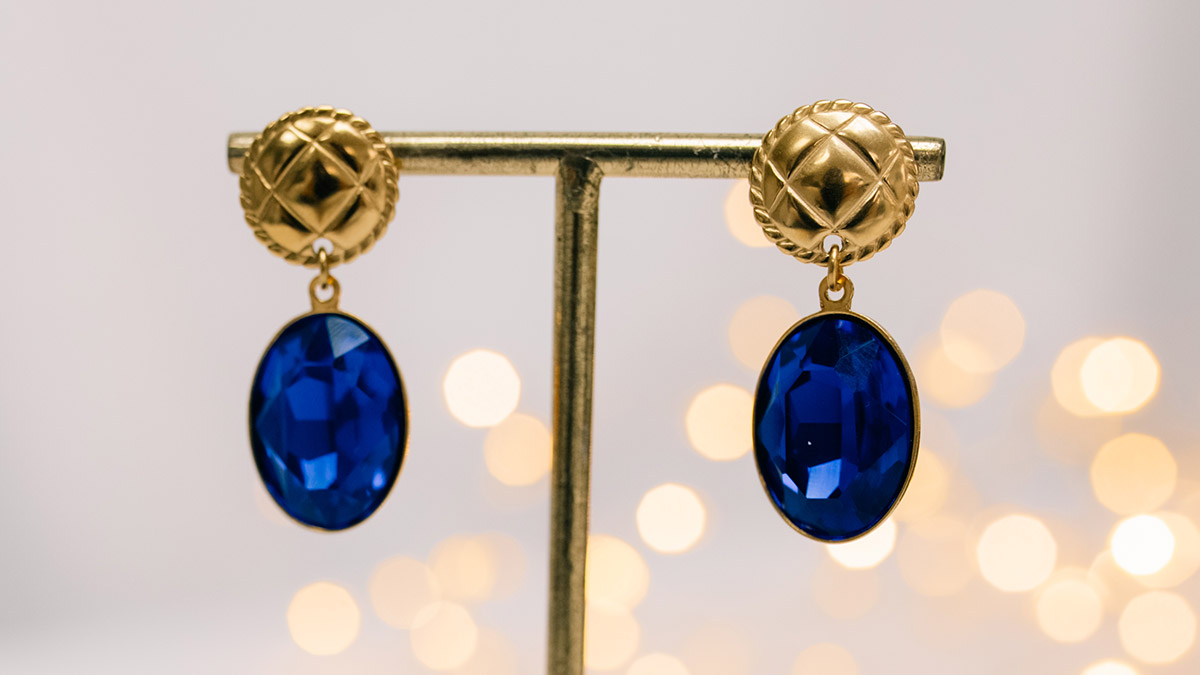 Large Crystal Earrings : Step 1