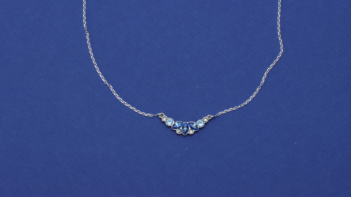 Silver necklace with blue crystals : Step 4