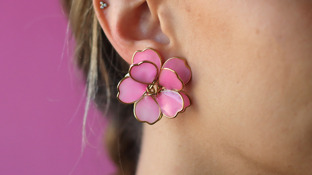 Flower resin earrings