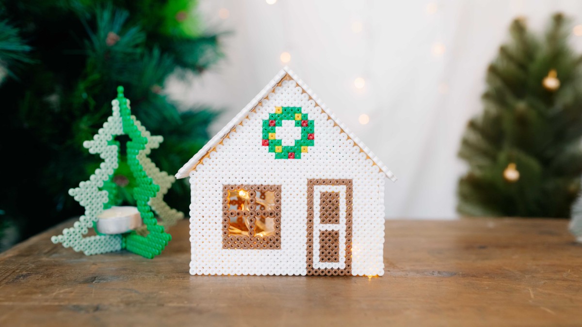 Schema  Christmas ornaments with organic Hama beads