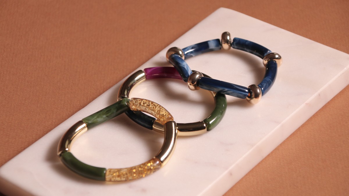 Schema  Elastic bracelets with tube beads, winter trend