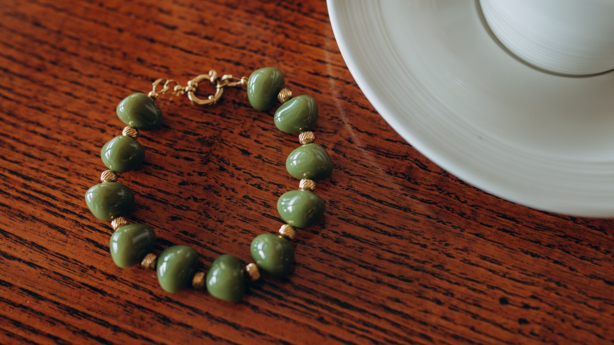 Khaki resin beads bracelet