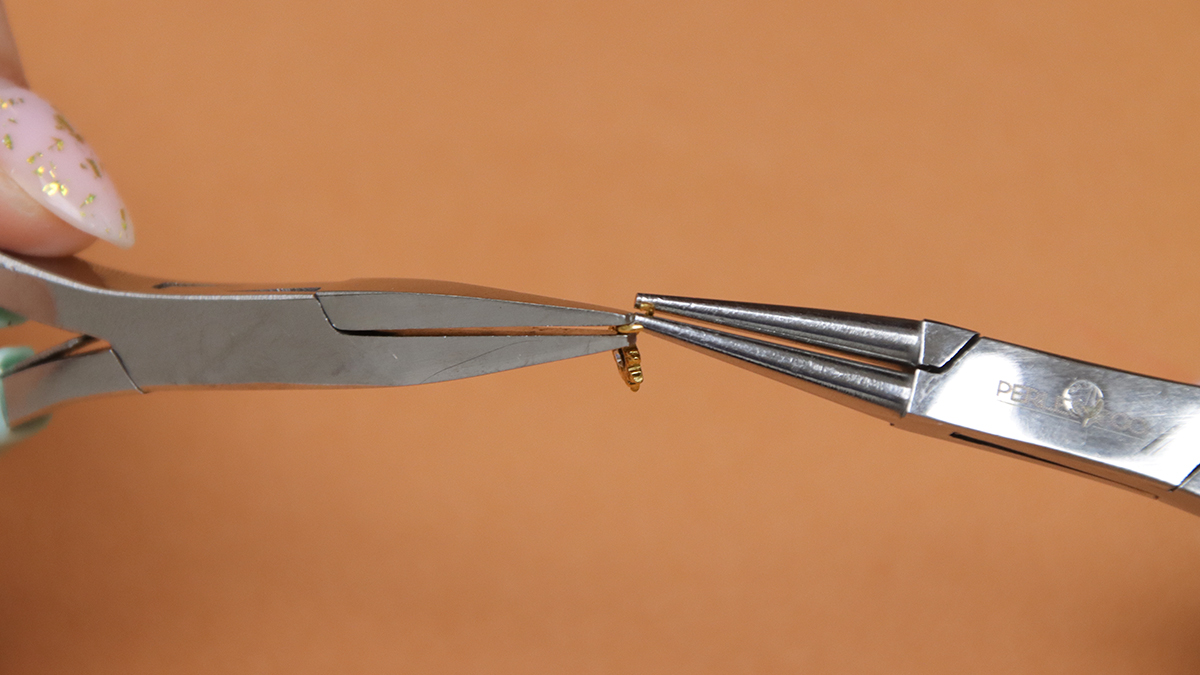 Brown bracelets with natural stones and faceted beads : Step 5