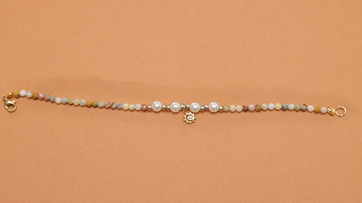 Brown bracelets with natural stones and faceted beads : Step 6