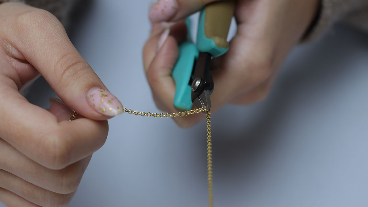 Double-row natural stone necklace : Step 6
