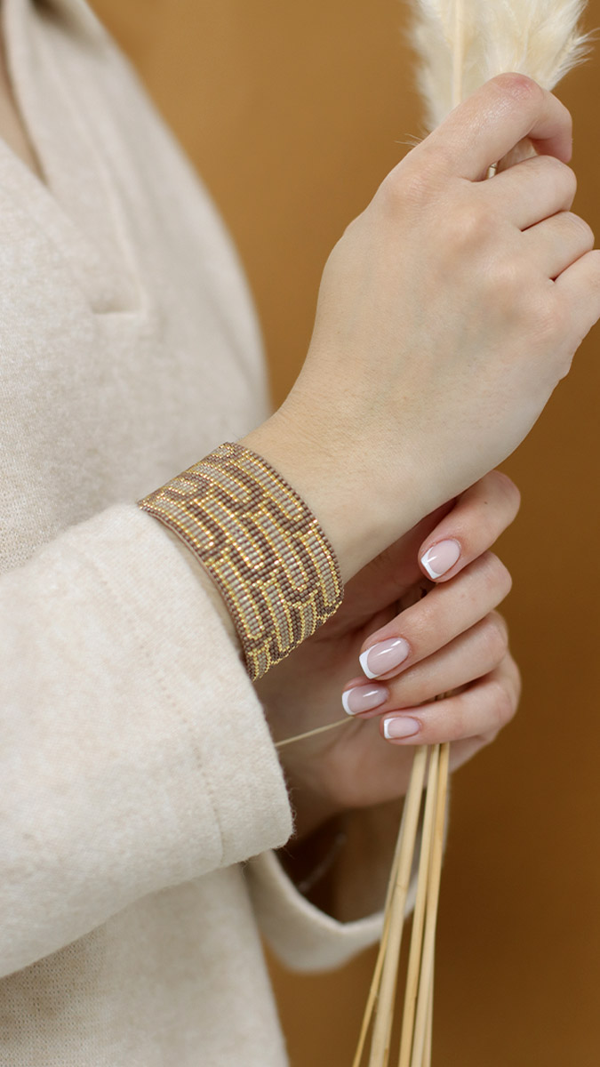 Miyuki loom bracelet color Mocha Mousse