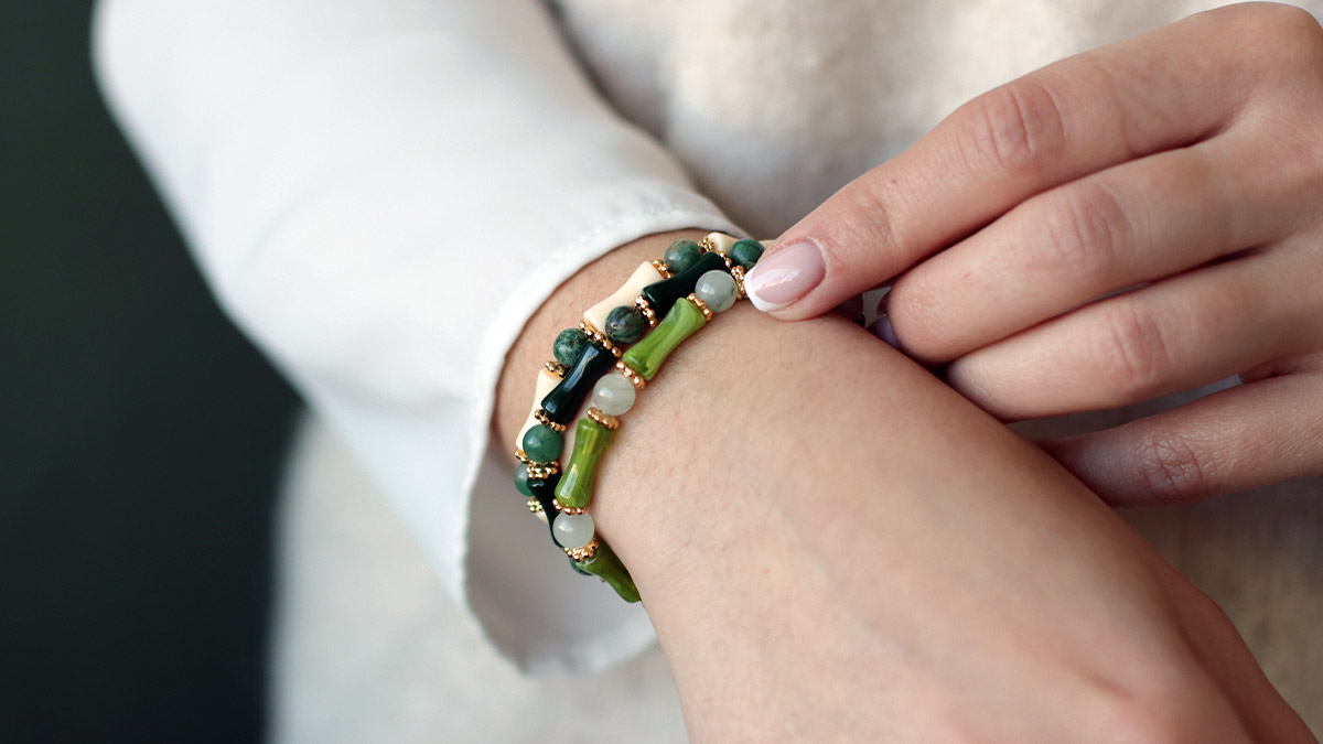 Elastic bracelets beads green tubes