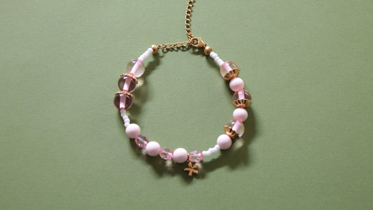 Pink bracelet with resin beads and flower charm : Step 11