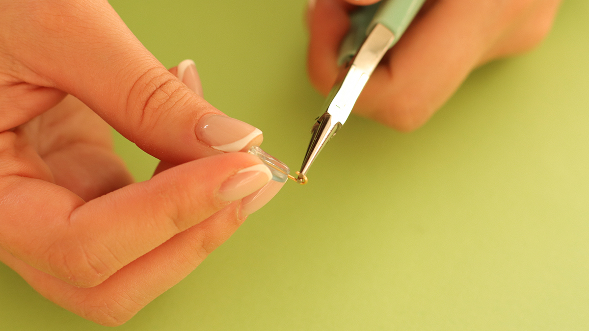 Pink and green necklaces with butterfly pendant and flower beads : Step 9