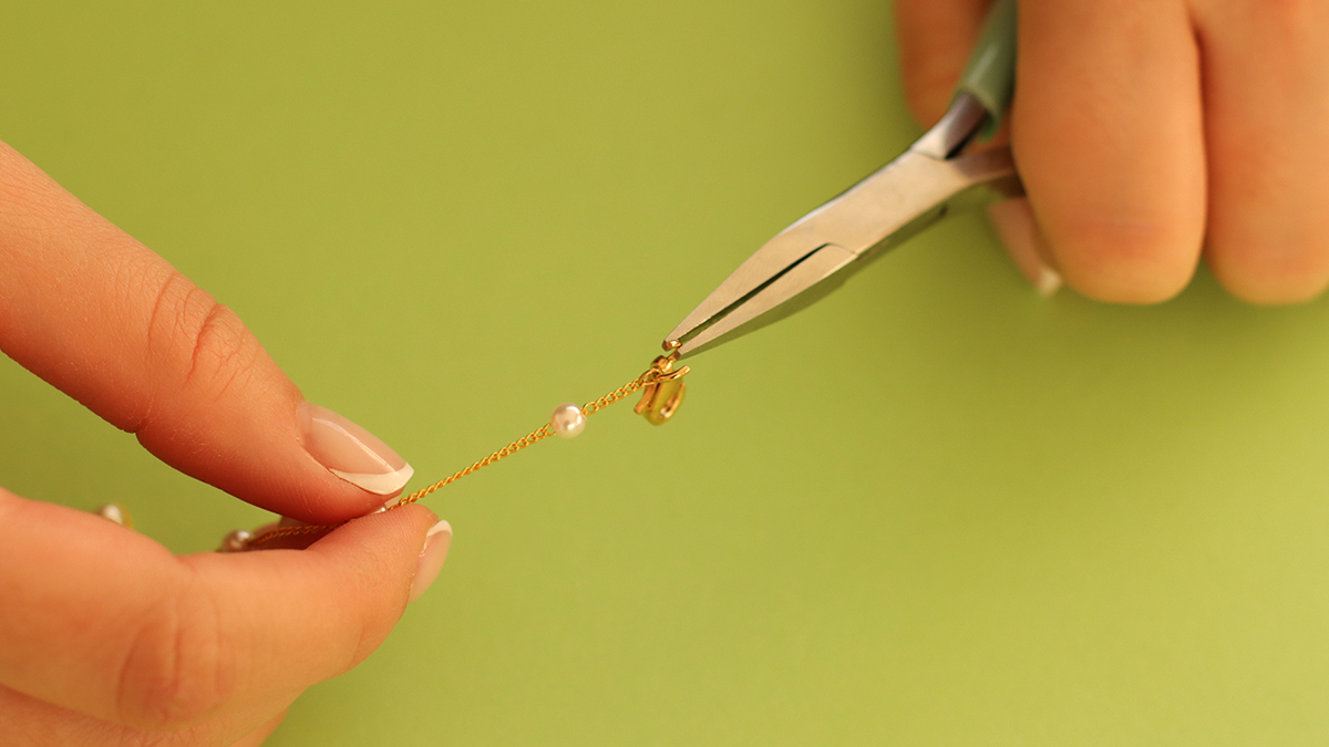 Pink and green necklaces with butterfly pendant and flower beads : Step 14