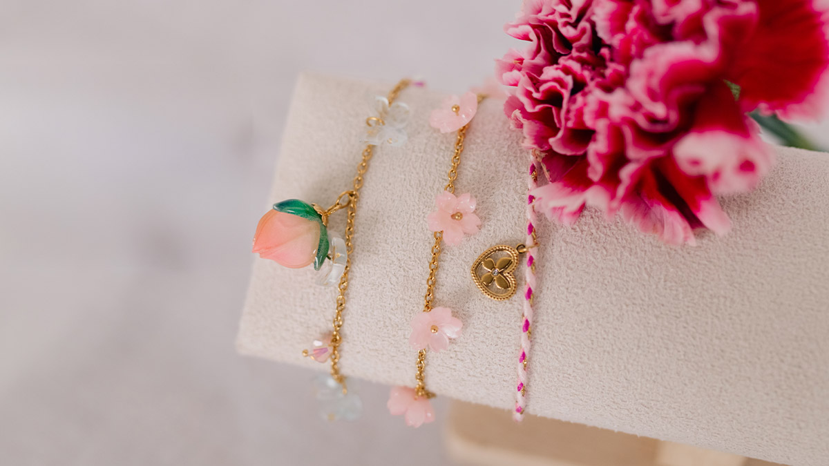 Schema Thin bracelets with flowers and butterflies Schema Thin bracelets with flowers and butterflies