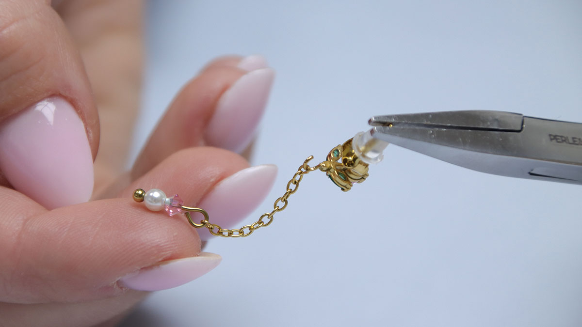 Flower earrings with pearly beads : Step 4 Flower earrings with pearly beads : Step 4