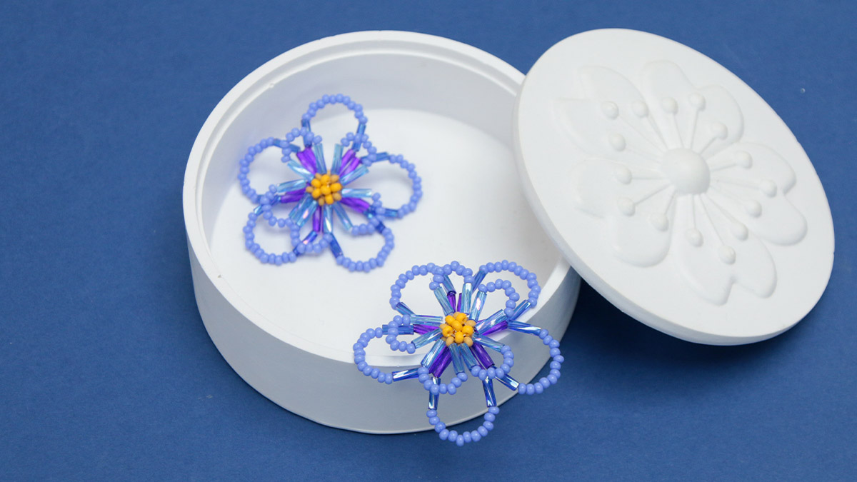 Schema Seed beads and Bugles flower earstuds Schema Seed beads and Bugles flower earstuds