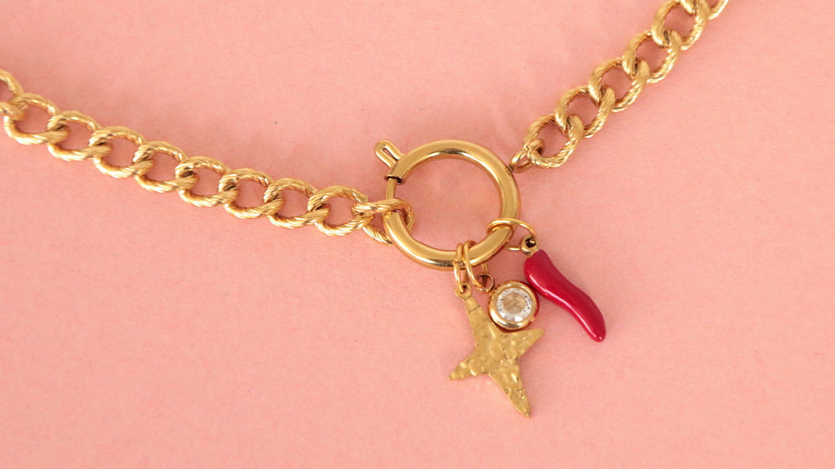 Charms necklace with spring clasp : Step 2 Charms necklace with spring clasp : Step 2