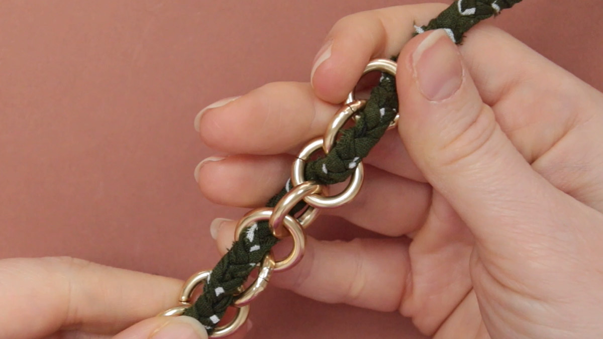 Women's Bandana necklace with sun pendant : Step 1