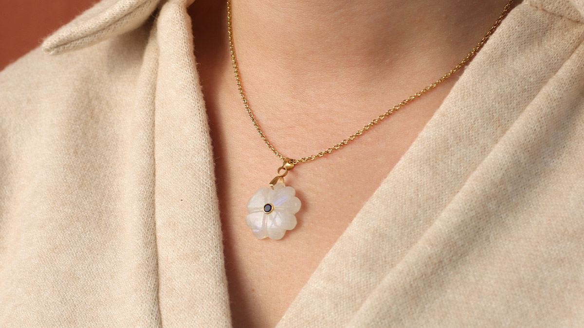 Stone 4-leaf clover necklace : Step 4 Stone 4-leaf clover necklace : Step 4