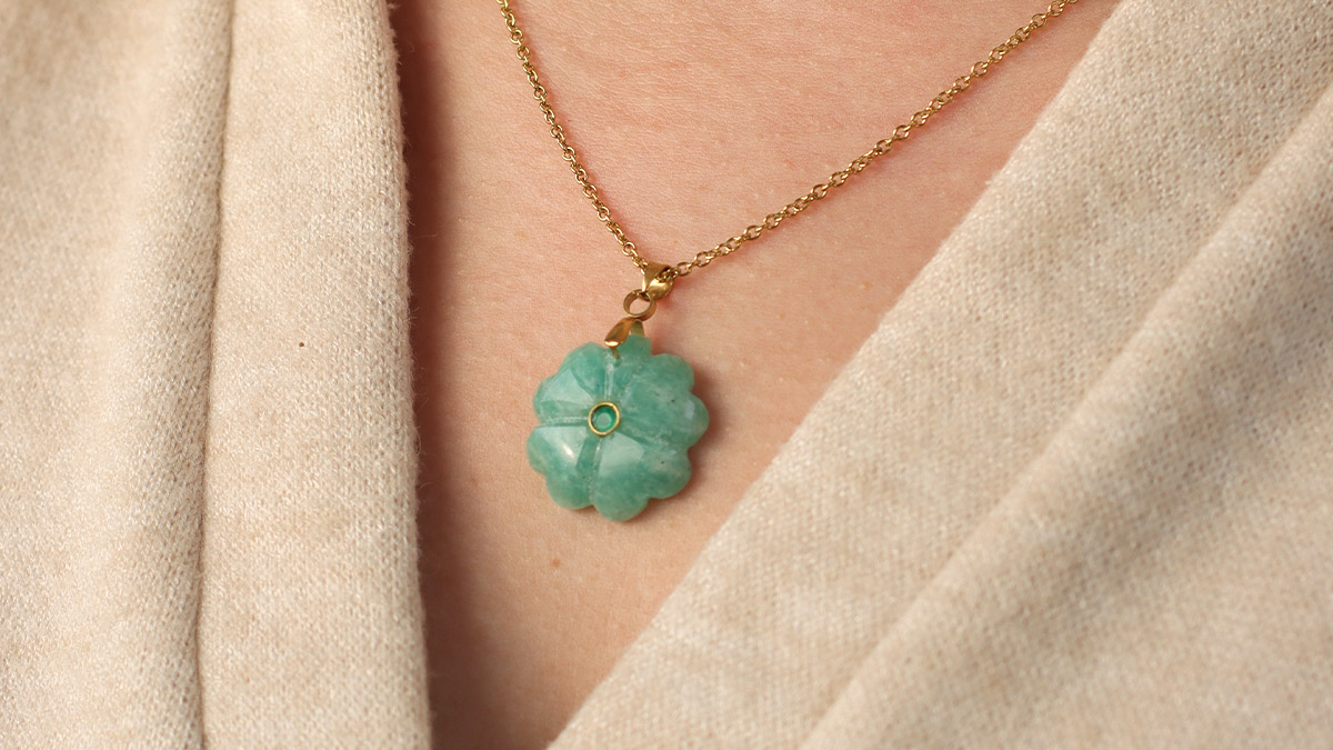 Stone 4-leaf clover necklace : Step 5 Stone 4-leaf clover necklace : Step 5