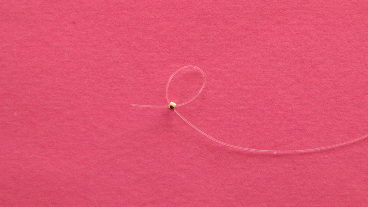 Seed beads and freshwater pearls red bracelet : Step 1