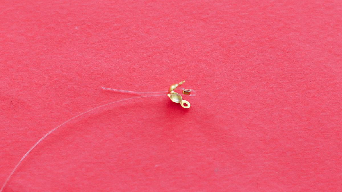 Seed beads and freshwater pearls red bracelet : Step 2