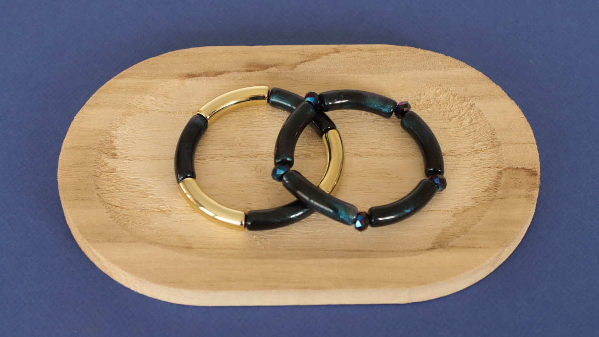 Curved Tubular Bead Bracelets Midnight Blue Turquoise and Pink : Step 4