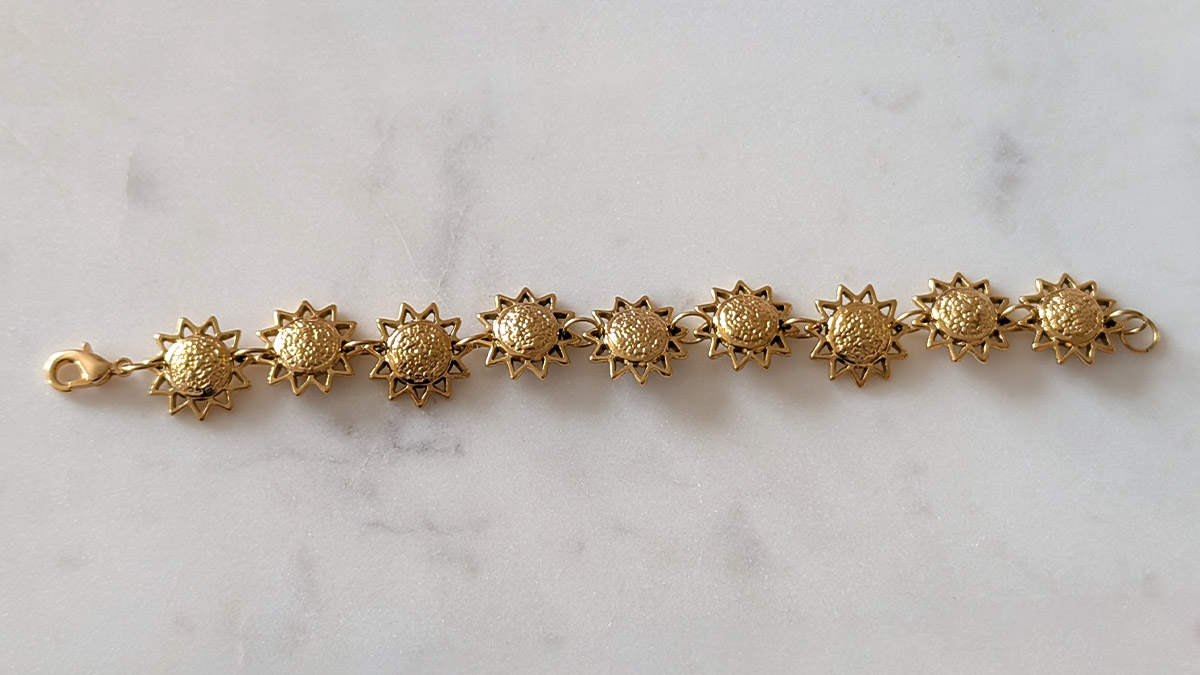 Sun bracelet in gold-plated stainless steel : Step 3