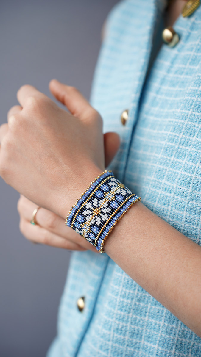 Schema Miyuki blue fringed loom bracelet Schema Miyuki blue fringed loom bracelet