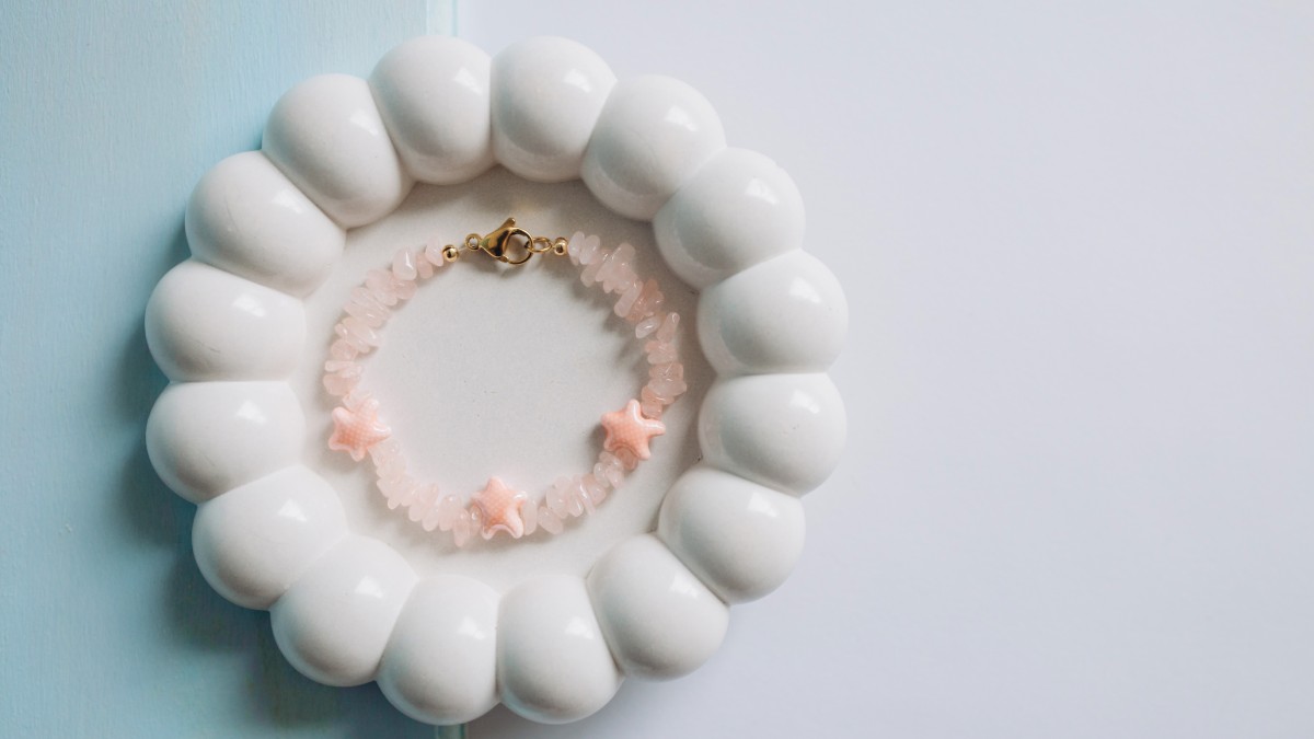 Schema  DIY Pink marine bracelet with rose quartz beads