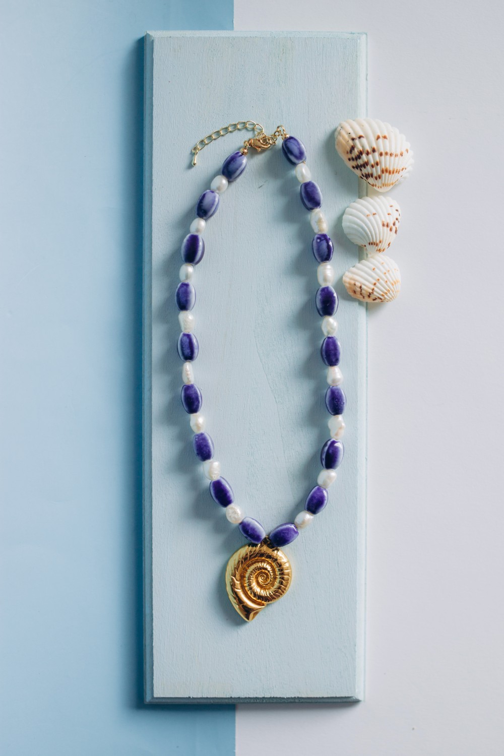 Schema  Necklace with blue ceramic beads and freshwater pearls