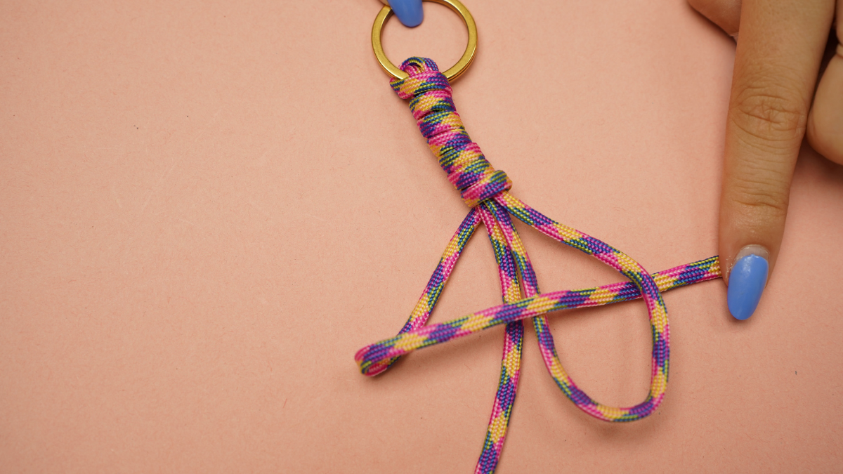 Summer bag jewel with paracord : Step 4