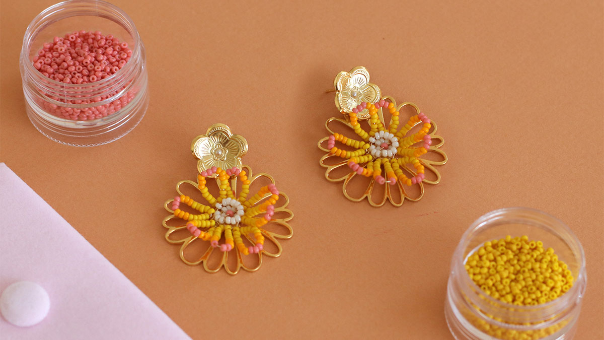 Seed beads flower earrings