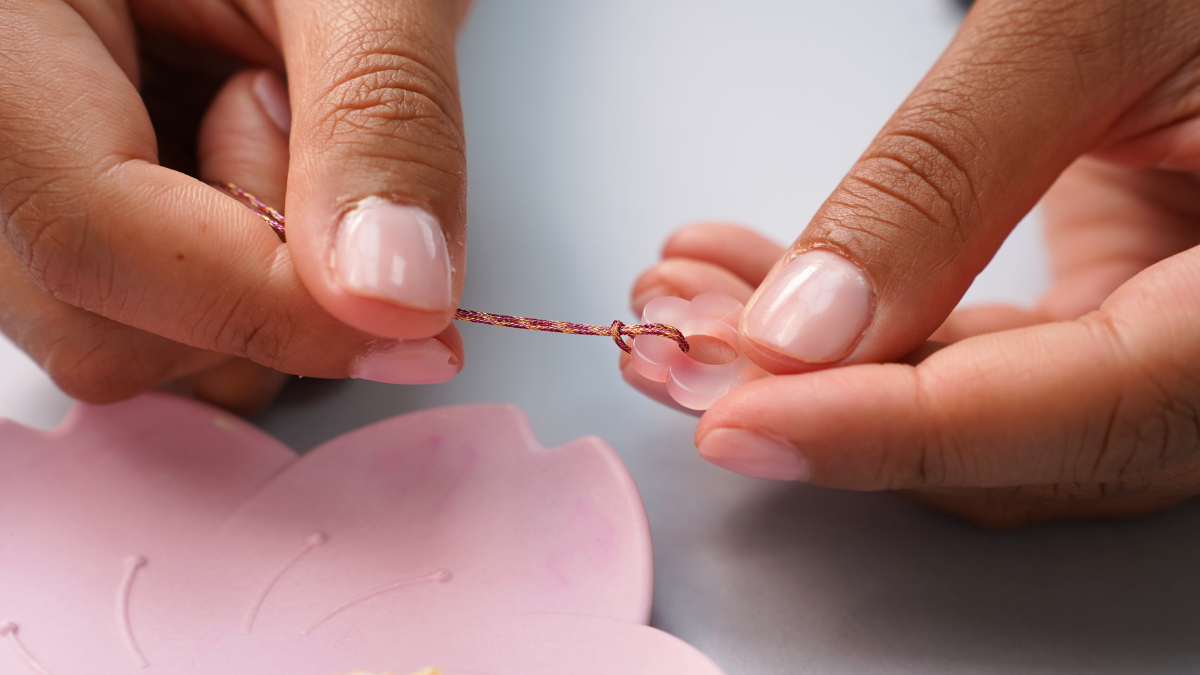 Trio of summer bracelets in nylon thread : Step 1 Trio of summer bracelets in nylon thread : Step 1