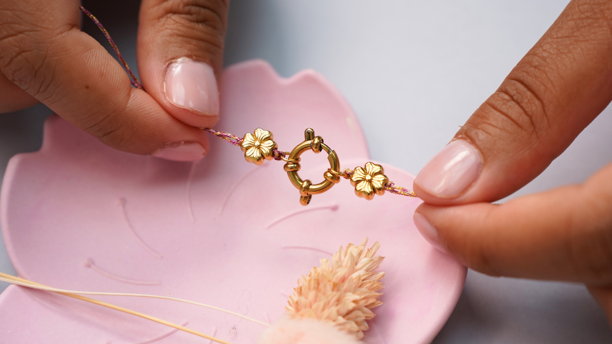 Trio of summer bracelets in nylon thread : Step 4 Trio of summer bracelets in nylon thread : Step 4