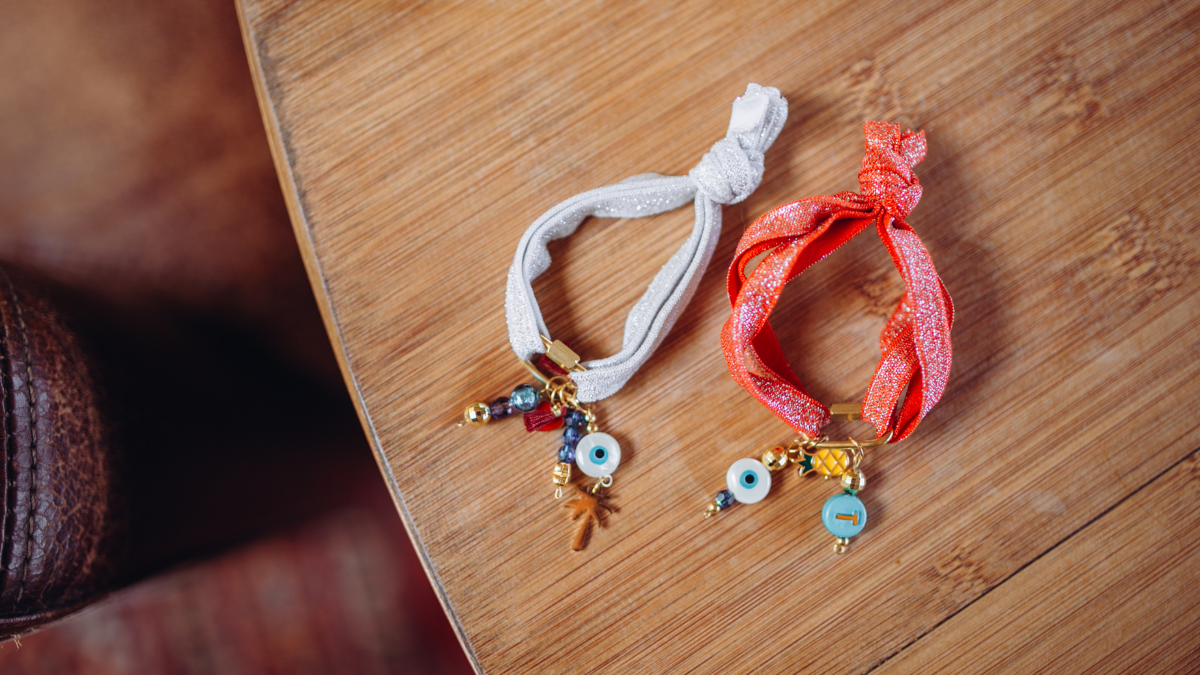 Elastic ribbon bracelet with beads and bohemian charms : Step 8 Elastic ribbon bracelet with beads and bohemian charms : Step 8