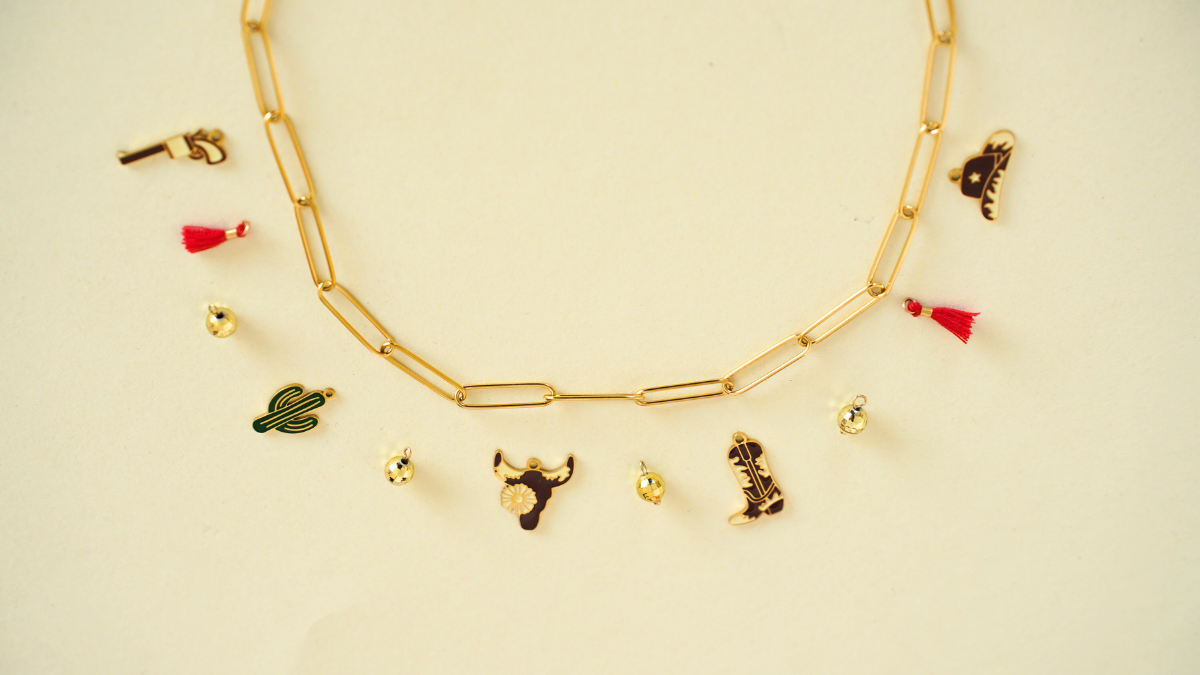 Cowgirl charms necklace : Step 2