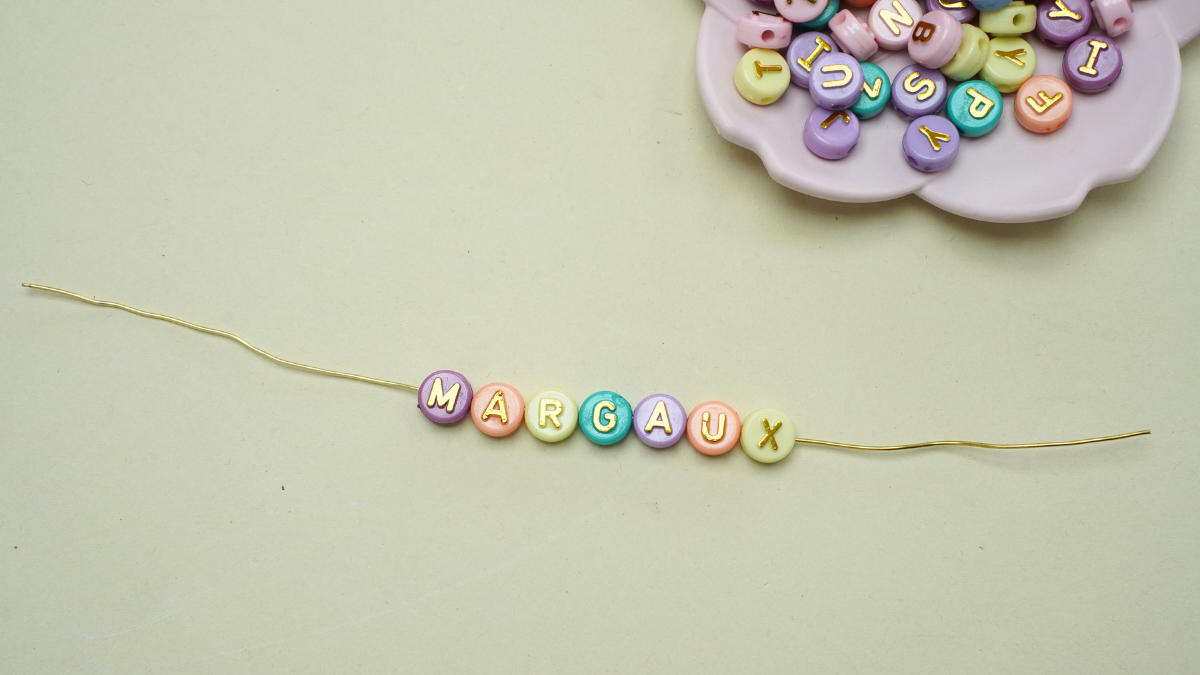 Personalized key ring with beads and letters : Step 2 Personalized key ring with beads and letters : Step 2
