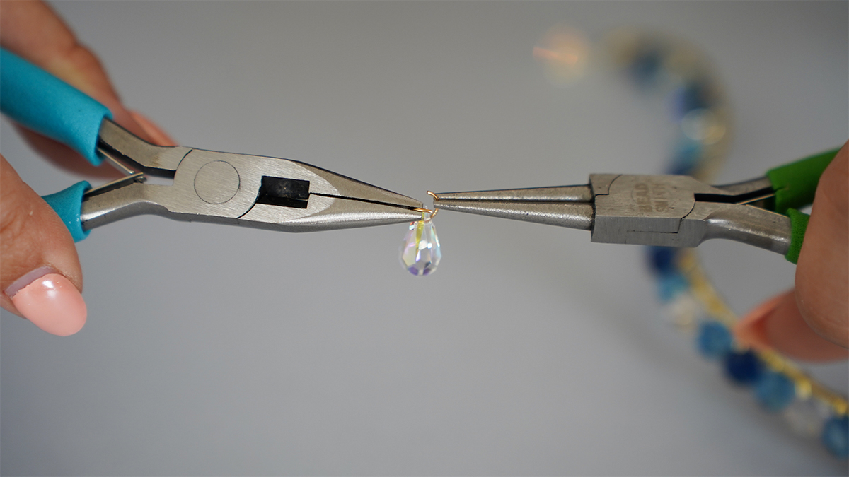 Brass wire necklace with blue beads and PureCrystal drops : Step 7 Brass wire necklace with blue beads and PureCrystal drops : Step 7