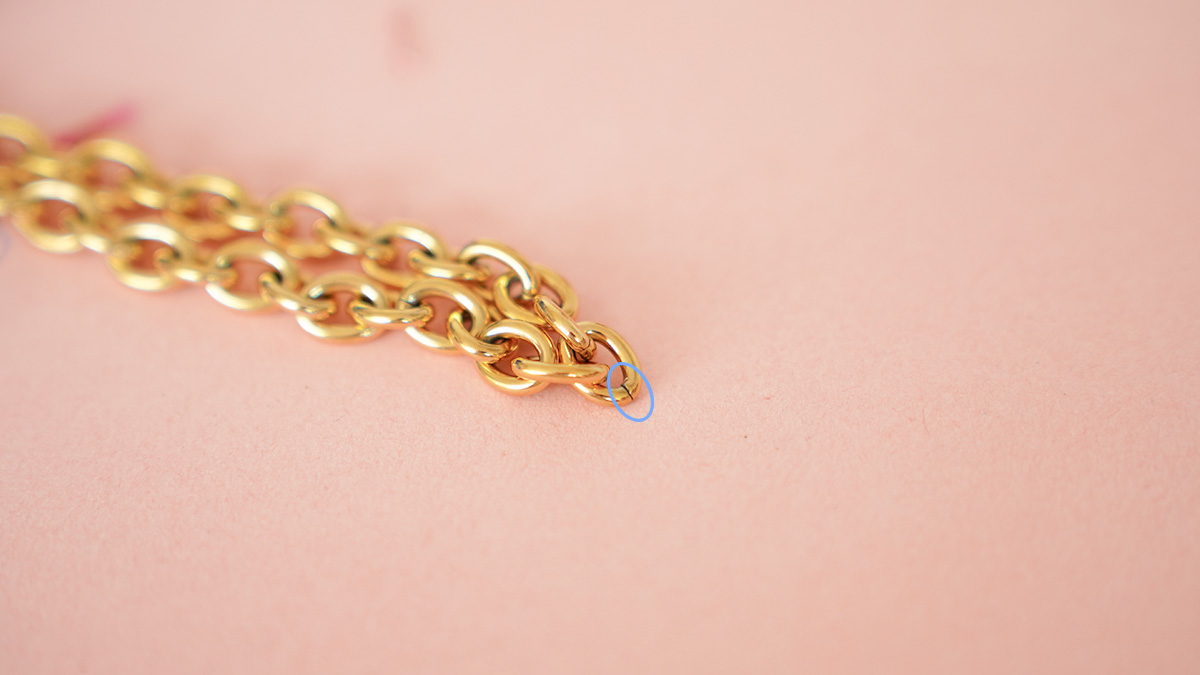 Blue chain and bandana bracelet : Step 3 Blue chain and bandana bracelet : Step 3