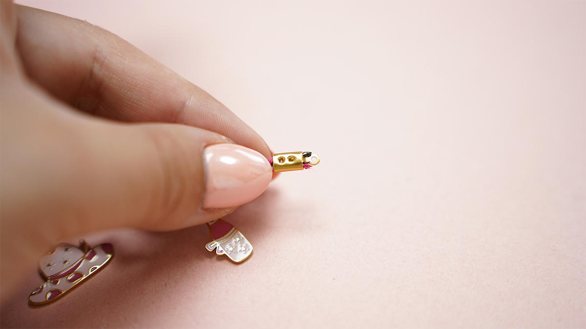 Ankle cord with cowgirl charms and freshwater pearl bracelet : Step 5 Ankle cord with cowgirl charms and freshwater pearl bracelet : Step 5