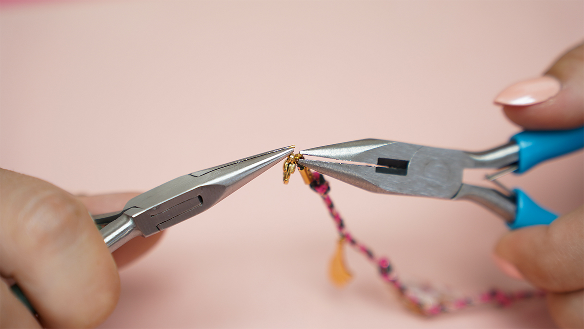 Ankle cord with cowgirl charms and freshwater pearl bracelet : Step 6 Ankle cord with cowgirl charms and freshwater pearl bracelet : Step 6