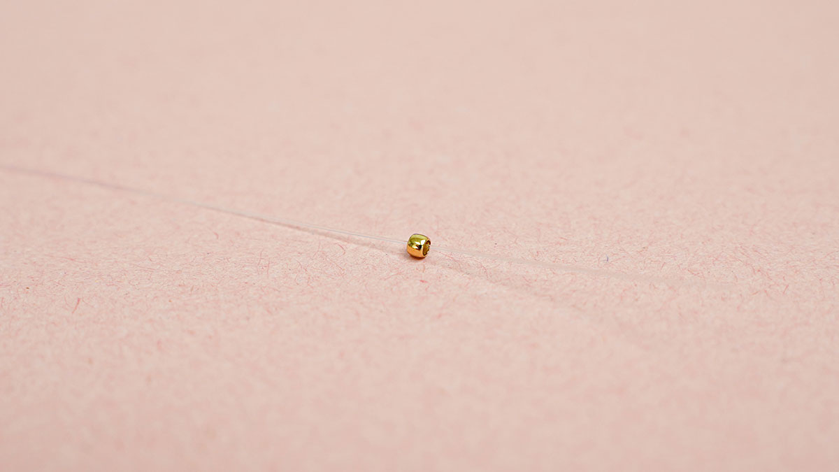 Necklace with pastel mother-of-pearl beads : Step 1