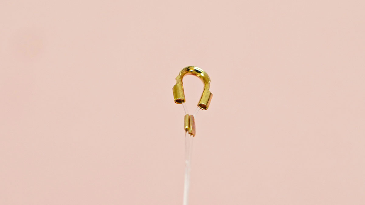 Necklace with pastel mother-of-pearl beads : Step 3