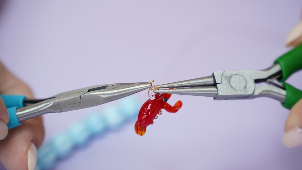 Ceramic bead necklace with glass pendant : Step 4 Ceramic bead necklace with glass pendant : Step 4