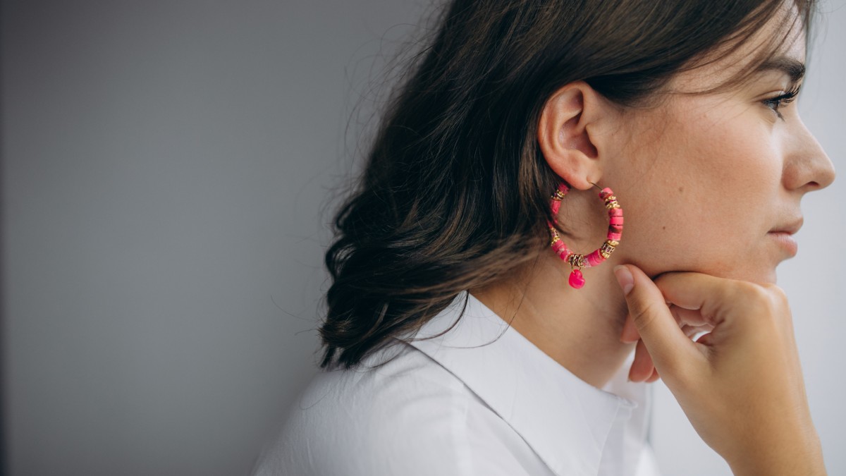 Schema Beaded hoop earrings in pink-tinted Regalite Schema Beaded hoop earrings in pink-tinted Regalite