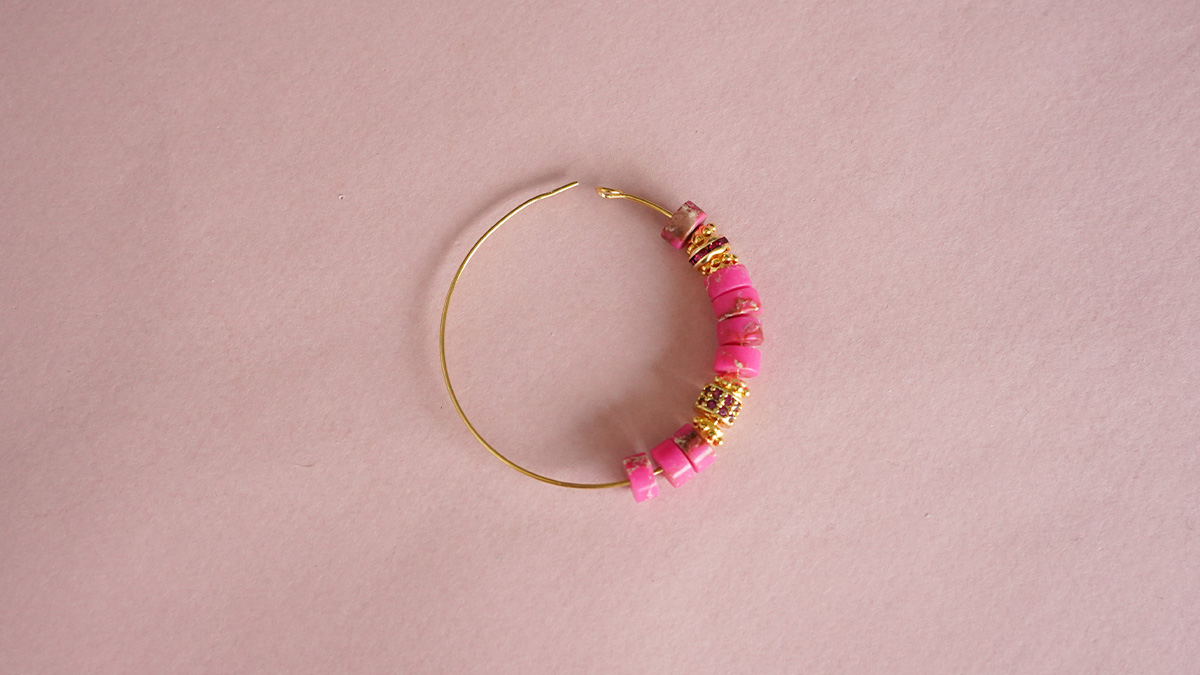 Beaded hoop earrings in pink-tinted Regalite : Step 2 Beaded hoop earrings in pink-tinted Regalite : Step 2