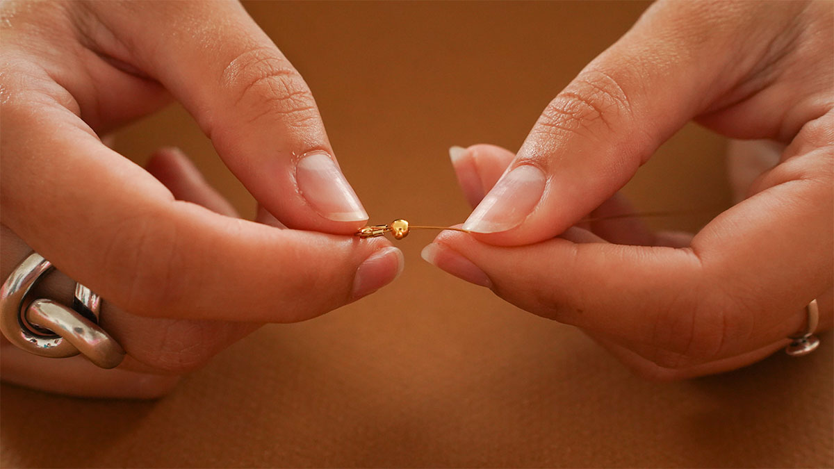 Tourmaline bead necklace with aventurine clover : Step 1