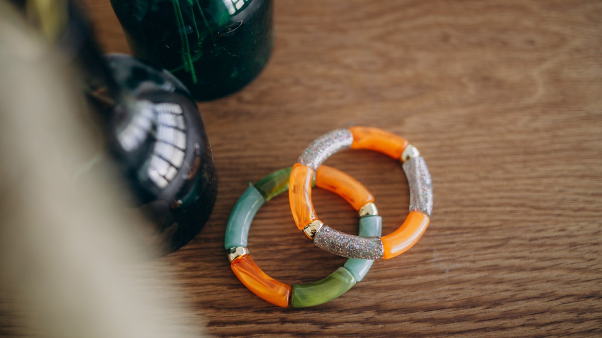 Elastic bracelets with autumn tube beads : Step 5 Elastic bracelets with autumn tube beads : Step 5