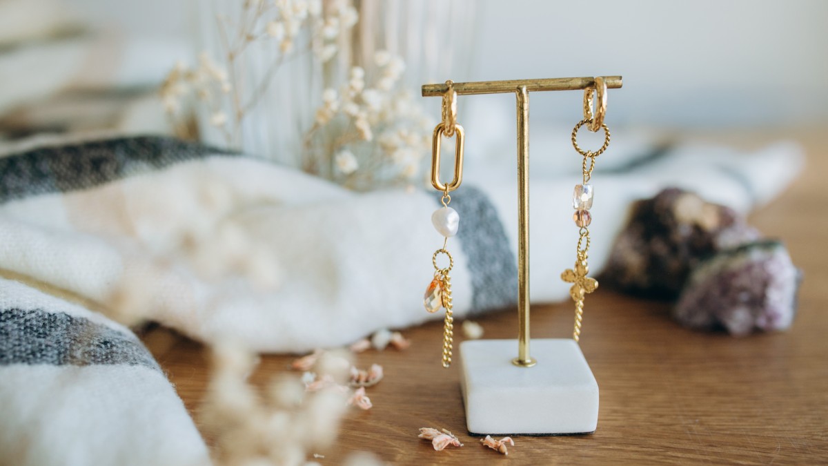 Schema  Lucky asymmetrical dangling earrings