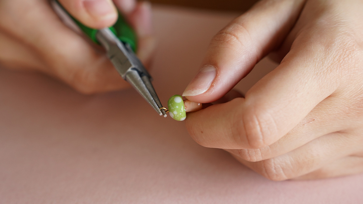 My DIY Jewelry - Jewelry Kit Autumn Charms Necklace in Stainless Steel Gilded : Step 4